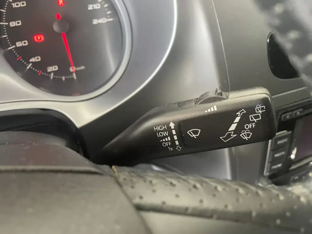 SEAT Leon 2012 - 12900 EUR, 163105 km - AUTO.MOTO.pt - 163105km - foto 16 de 27