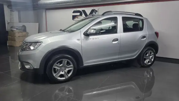 Dacia Sandero 2021 - 12990 EUR, 34000 km - AUTO.MOTO.pt - 34000km - foto 3 de 21