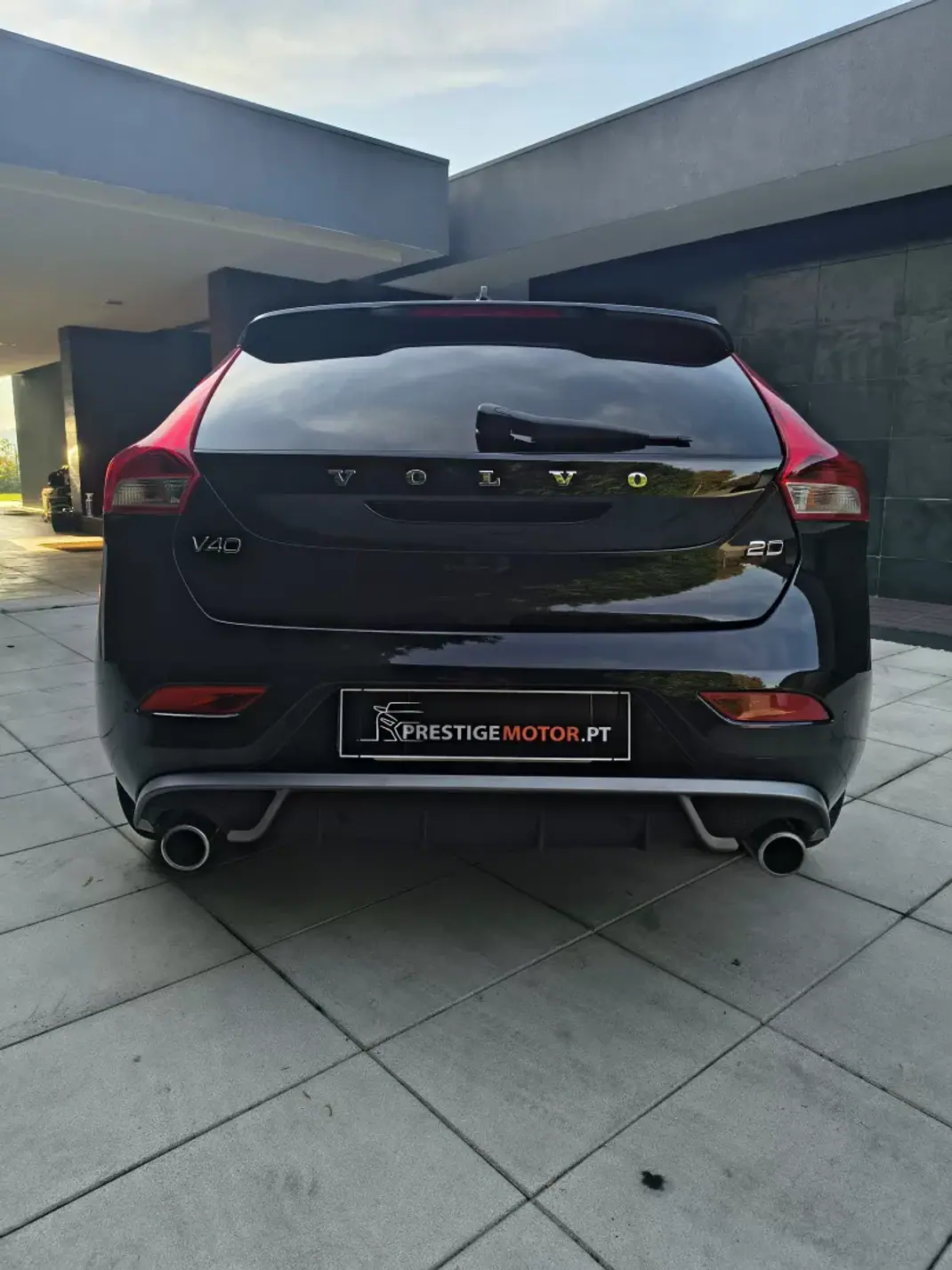 Volvo V40 2015 - 13900 EUR, 181000 km - AUTO.MOTO.pt - 181000km - foto 5 de 28