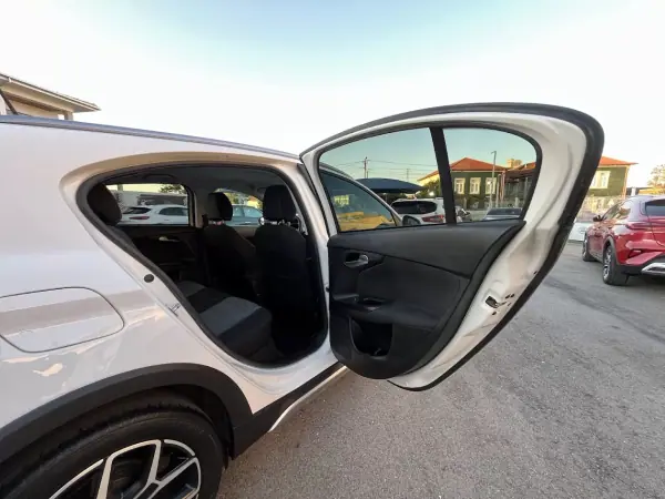 Fiat Tipo Cross 2022 - 14950 EUR, 98000 km - AUTO.MOTO.pt - 98000km - foto 39 de 53
