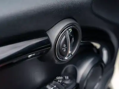 MINI One 2019 - 17990 EUR, 53900 km - AUTO.MOTO.pt - 53900km - foto 33 de 50