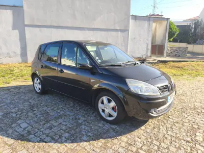 Renault Scénic 2008 — foto 2 de 11