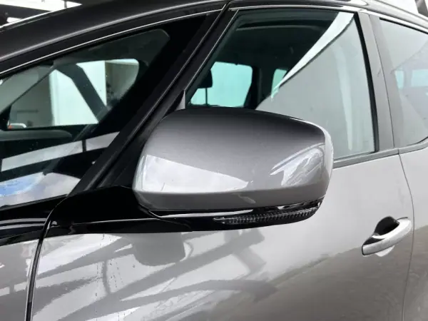 Renault Scénic 2017 - 12900 EUR, 177522 km - AUTO.MOTO.pt - 177522km - foto 4 de 9