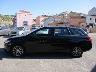 Peugeot 308 SW 2015 - 9900 EUR, 150000 km - AUTO.MOTO.pt - 150000km - foto 5 de 13