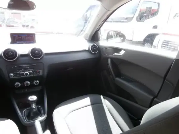 Audi A1 2016 - 12500 EUR, 191278 km - AUTO.MOTO.pt - 191278km - foto 15 de 31