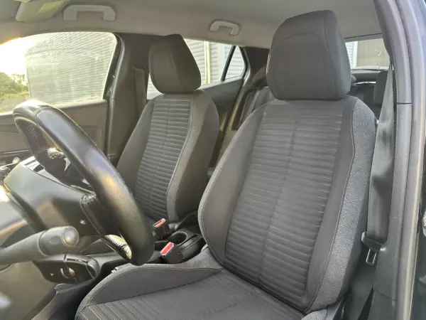 Peugeot 2008 2021 - 21500 EUR, 170000 km - 170000km - foto 22 de 53
