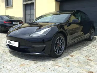 Tesla Model 3 2022 - 32490 EUR, 88297 km - AUTO.MOTO.pt - 88297km - foto 3 de 19