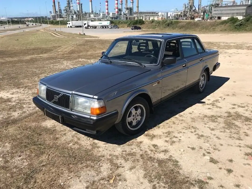 Volvo 244 1987 - 10500 EUR, 317000 km - 317000km - foto 39 de 41