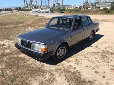 Volvo 244 1987 - 10500 EUR, 317000 km - AUTO.MOTO.pt - 317000km - foto 39 de 41