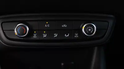 Opel Crossland X 2021 - 13999 EUR, 124000 km - AUTO.MOTO.pt - 124000km - foto 19 de 30