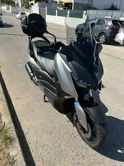 Yamaha XMAX 2018 - 3750 EUR, 34000 km - 34000km - foto 2 de 5