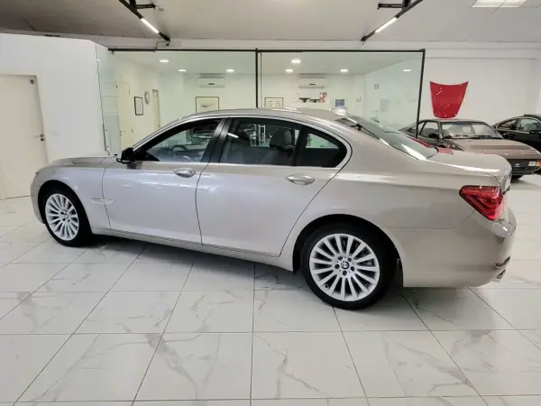 BMW 730 2009 - 23500 EUR, 107760 km - AUTO.MOTO.pt - 107760km - foto 10 de 54