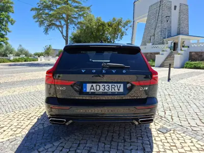 Volvo V60 2020 - 28900 EUR, 110301 km - 110301km - foto 5 de 31