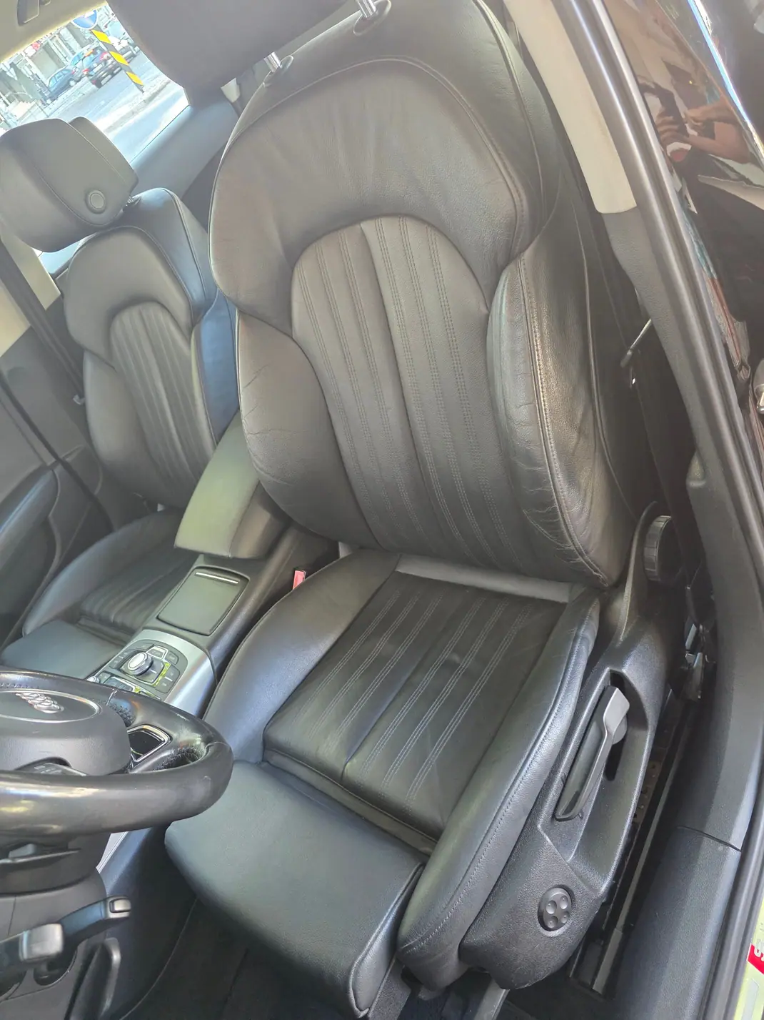 Audi A6 Avant 2014 - 13000 EUR, 260000 km - 260000km - foto 7 de 15