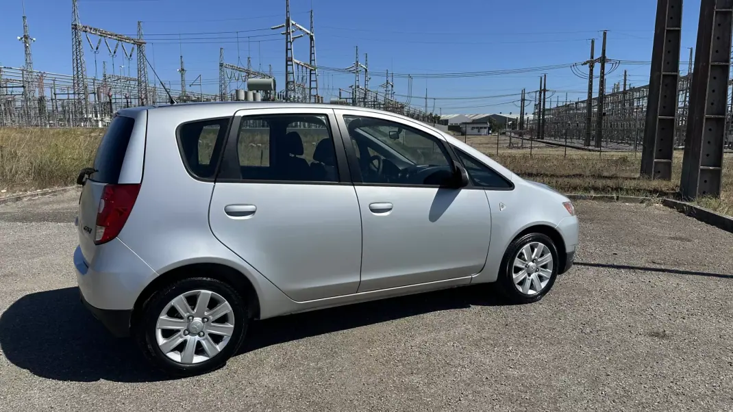 Mitsubishi Colt 2010 - 4900 EUR, 135000 km - 135000km - foto 5 de 13