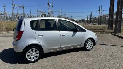 Mitsubishi Colt 2010 - 4900 EUR, 135000 km - 135000km - foto 5 de 13