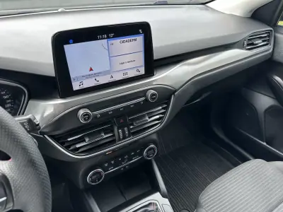 Ford Focus 2018 - 10900 EUR, 100000 km - AUTO.MOTO.pt - 100000km - foto 24 de 56