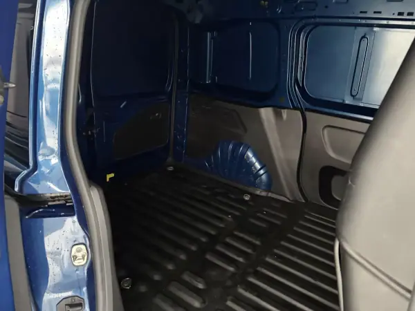 Citroën BERLINGO VAN XL 1.5 BLUE HDI 3 LUGARES 2020 - 11500 EUR, 173967 km - AUTO.MOTO.pt - 173967km - foto 9 de 14