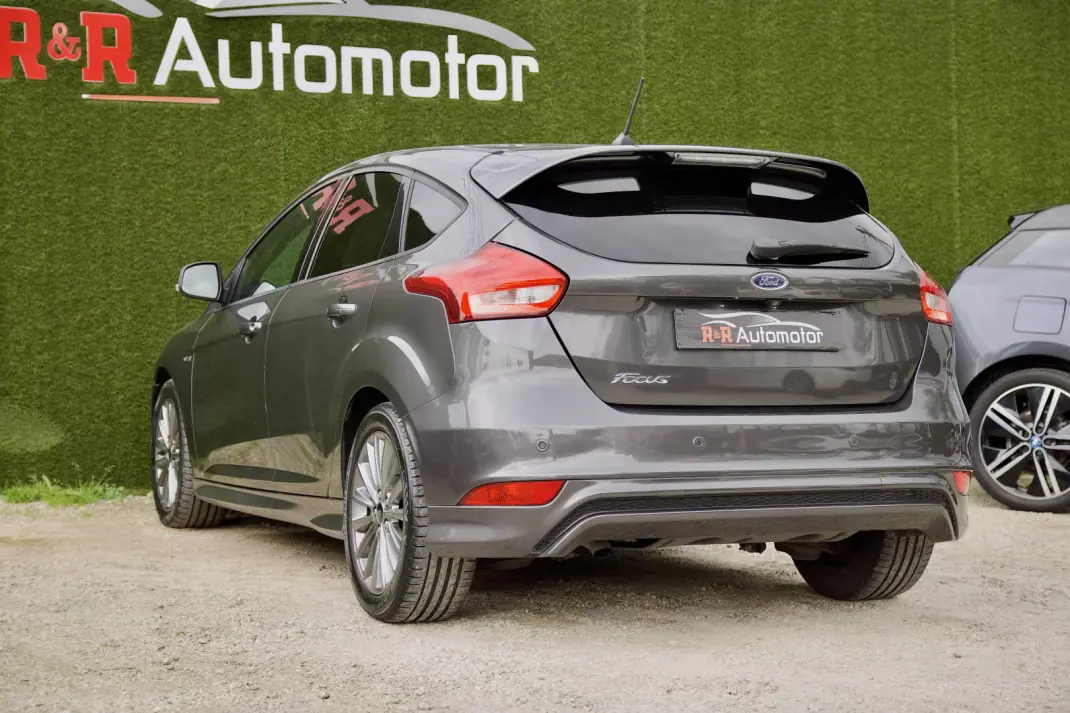 Ford Focus 2018 - 14990 EUR, 104000 km - AUTO.MOTO.pt - 104000km - foto 8 de 29