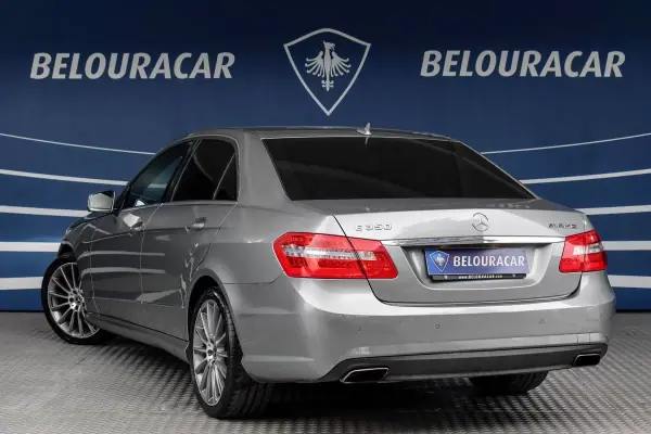 Mercedes-Benz E 350 2010 - 19500 EUR, 210064 km - AUTO.MOTO.pt - 210064km - foto 4 de 16