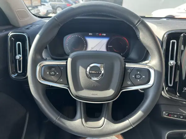 Volvo XC 40 2022 - 27947 EUR, 57500 km - AUTO.MOTO.pt - 57500km - foto 15 de 20
