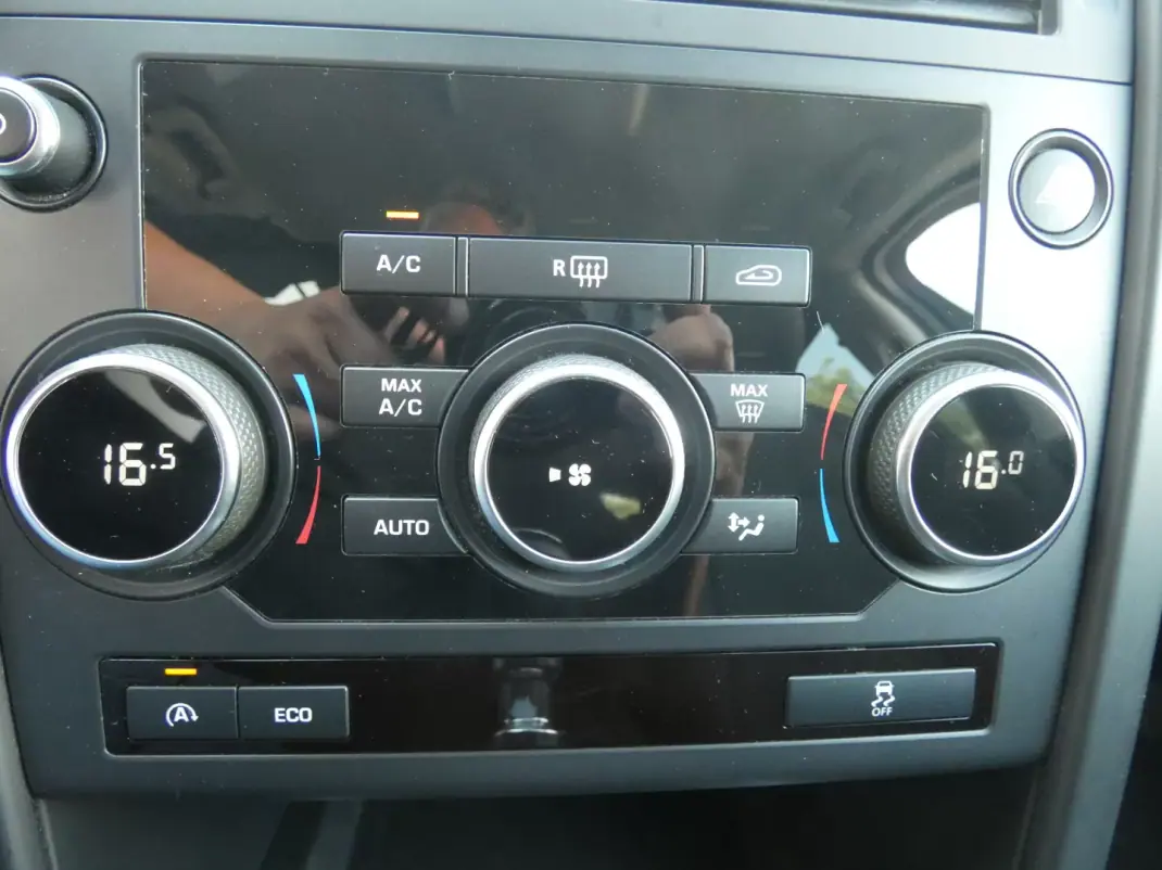 Land Rover Discovery Sport 2016 - 18750 EUR, 220000 km - AUTO.MOTO.pt - 220000km - foto 21 de 30