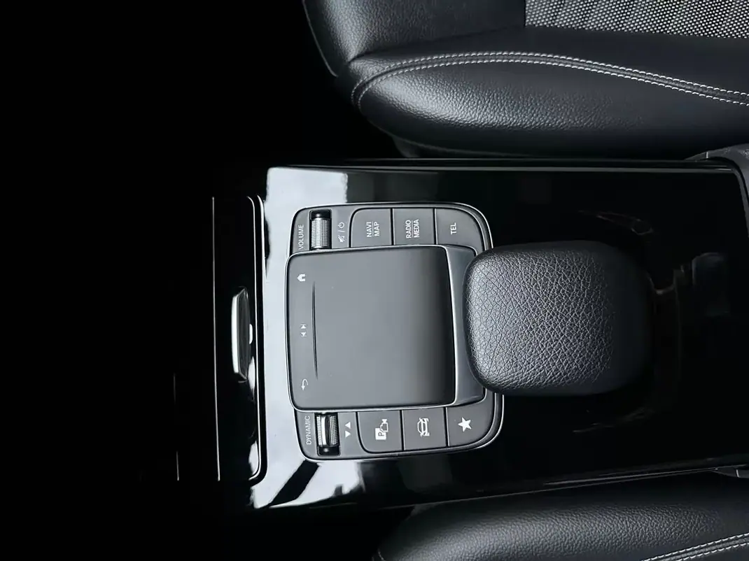 Mercedes-Benz A 250 2022 - 27800 EUR, 78000 km - AUTO.MOTO.pt - 78000km - foto 18 de 20