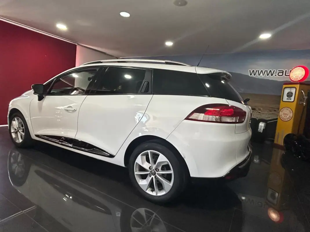 Renault Clio 2016 - 9950 EUR, 187055 km - 187055km - foto 4 de 19