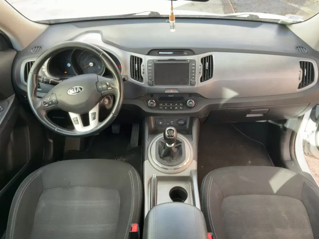 Kia Sportage 2015 - 12990 EUR, 162283 km - AUTO.MOTO.pt - 162283km - foto 4 de 7