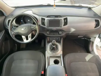 Kia Sportage 2015 - 12990 EUR, 162283 km - AUTO.MOTO.pt - 162283km - foto 4 de 7