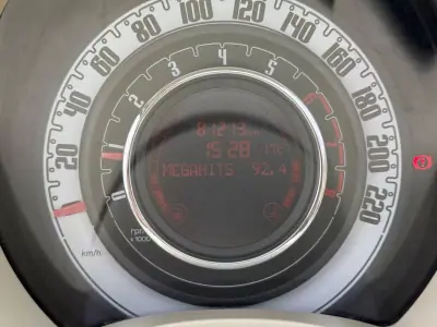 Fiat 500C 2012 - 7450 EUR, 79990 km - AUTO.MOTO.pt - 79990km - foto 11 de 23