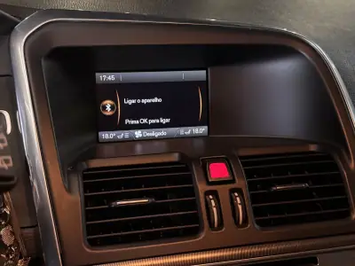 Volvo XC 60 2012 - 16990 EUR, 201000 km - AUTO.MOTO.pt - 201000km - foto 26 de 35