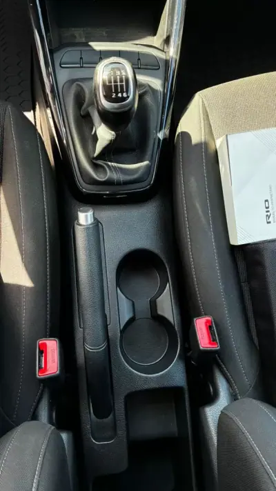 Kia Rio 2021 - 15950 EUR, 68088 km - 68088km - foto 16 de 20