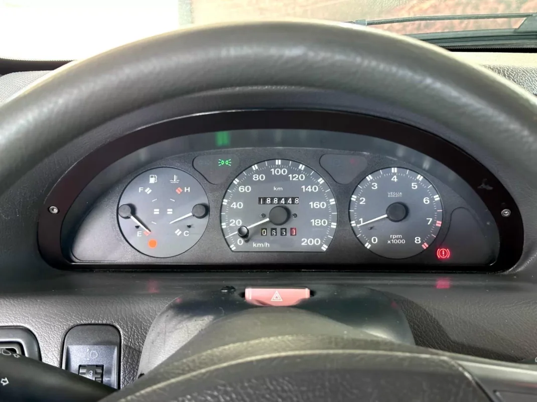 Fiat Punto Cabrio 2000 - 2750 EUR, 188448 km - AUTO.MOTO.pt - 188448km - foto 21 de 25