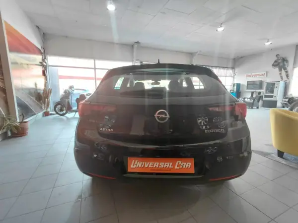Opel Astra 2019 - 11900 EUR, 155000 km - AUTO.MOTO.pt - 155000km - foto 4 de 21