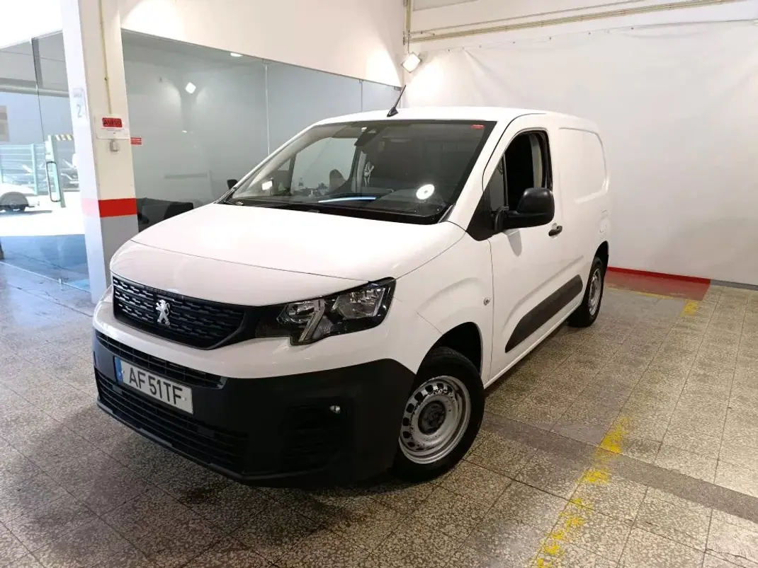Peugeot Partner 2021 - 12990 EUR, 117907 km - AUTO.MOTO.pt - 117907km - foto 4 de 8