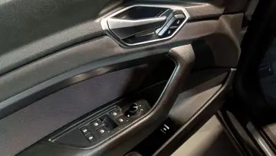 Audi e-tron 2019 - 42900 EUR, 78950 km - AUTO.MOTO.pt - 78950km - foto 25 de 58