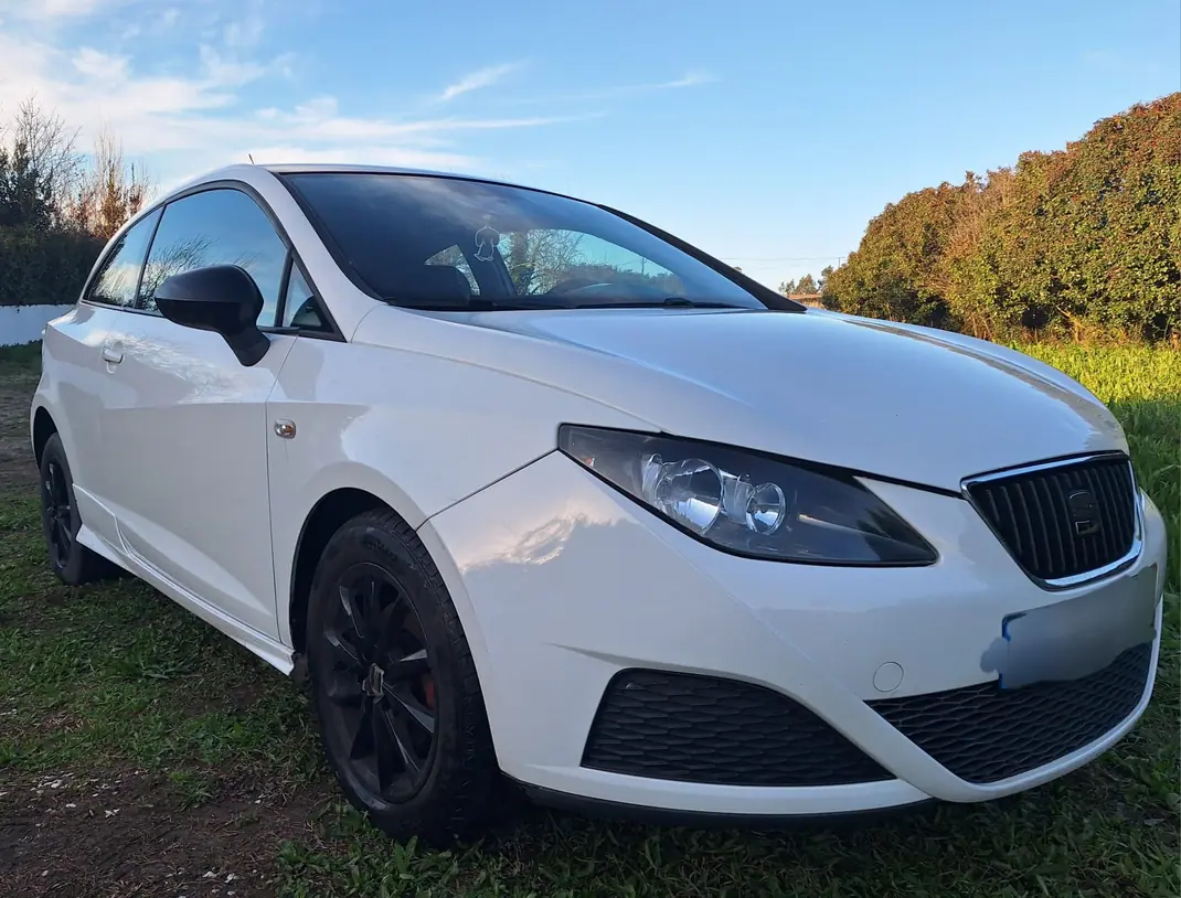 SEAT Ibiza 2011 - 5000 EUR, 102000 km - AUTO.MOTO.pt - 102000km - foto 1 de 6
