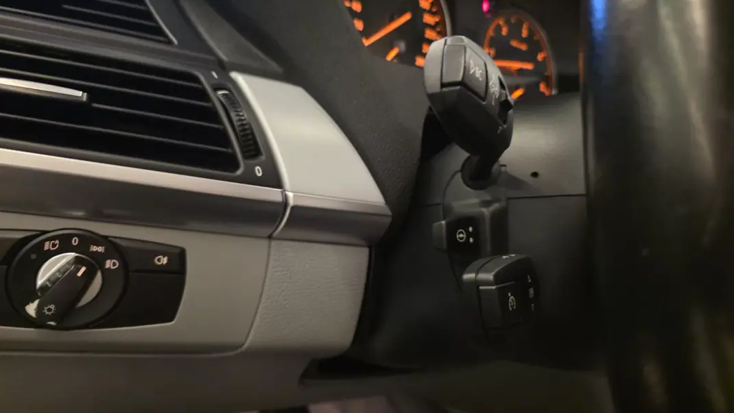 BMW X5 2008 - 14900 EUR, 273516 km - AUTO.MOTO.pt - 273516km - foto 32 de 51