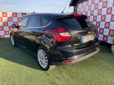 Ford Focus 2013 - 9990 EUR, 186235 km - AUTO.MOTO.pt - 186235km - foto 4 de 23