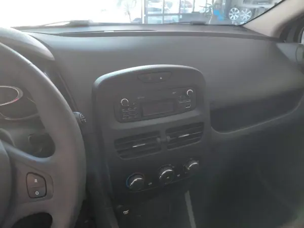 Renault Clio 2014 - 9490 EUR, 56000 km - 56000km - foto 12 de 20