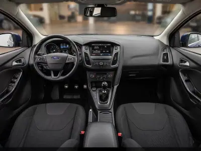 Ford Focus 2016 - 8750 EUR, 126320 km - AUTO.MOTO.pt - 126320km - foto 2 de 3