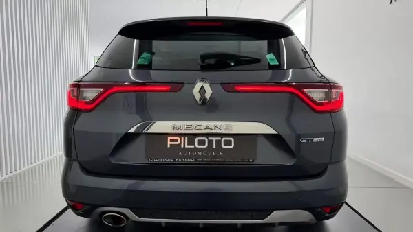 Renault Mégane 2016 - 11990 EUR, 185521 km - AUTO.MOTO.pt - 185521km - foto 8 de 27