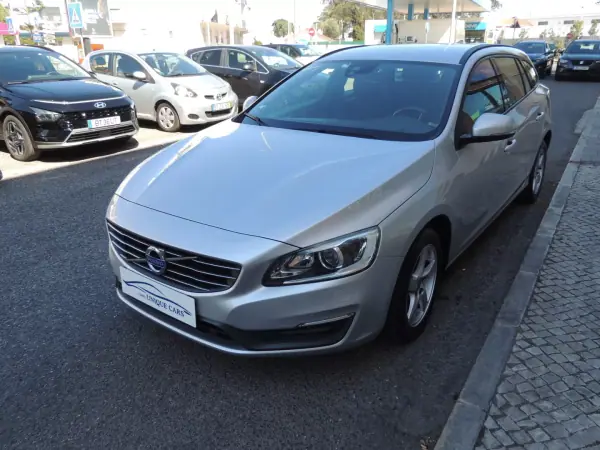 Volvo V60 2015 - 14950 EUR, 200200 km - AUTO.MOTO.pt - 200200km - foto 3 de 12