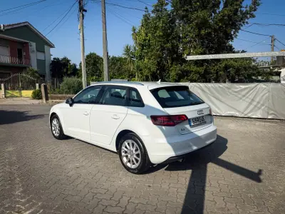 Audi A3 Sportback 2016 - 14990 EUR, 98000 km - AUTO.MOTO.pt - 98000km - foto 10 de 12