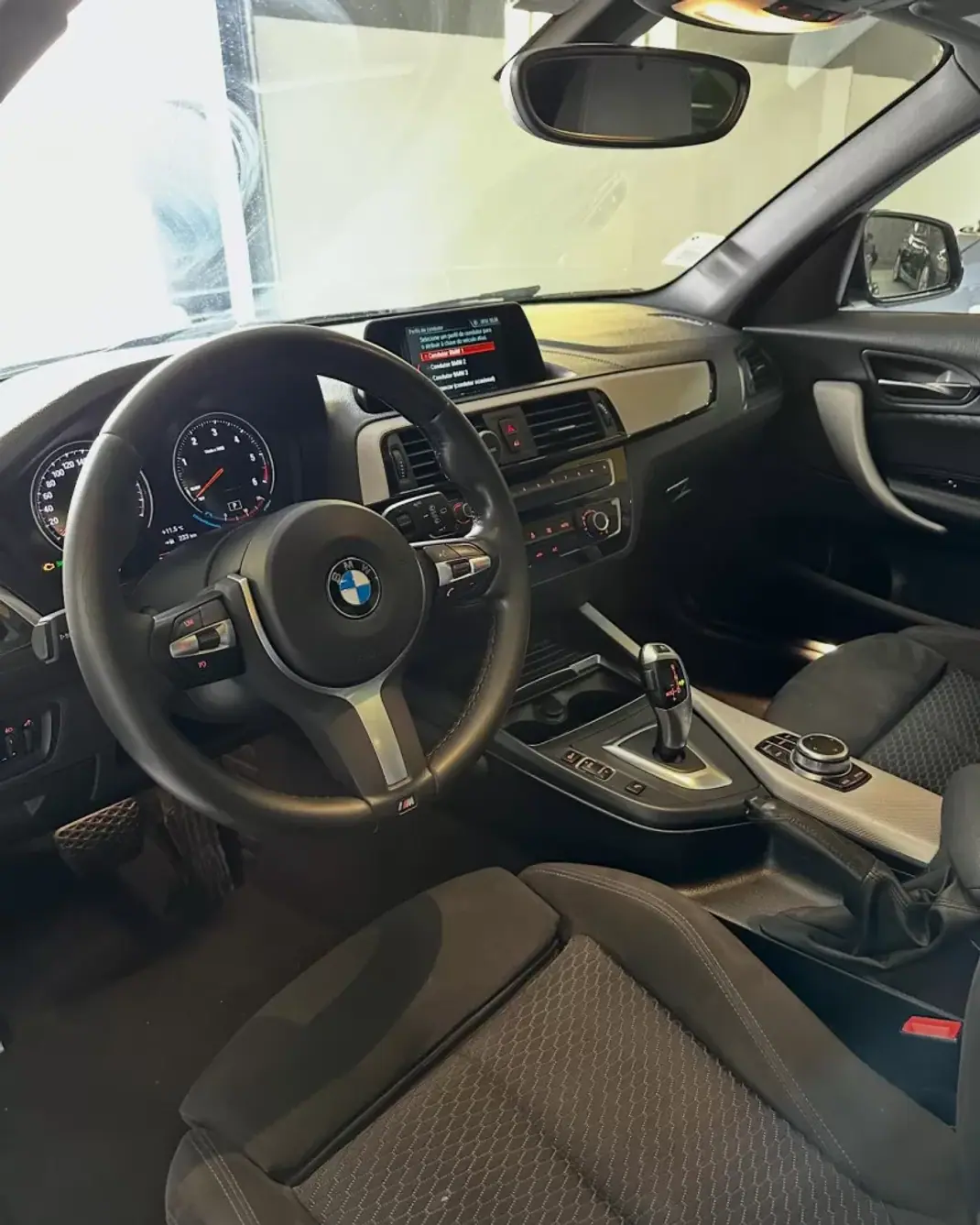 BMW 116 2018 - 18450 EUR, 214000 km - AUTO.MOTO.pt - 214000km - foto 13 de 20