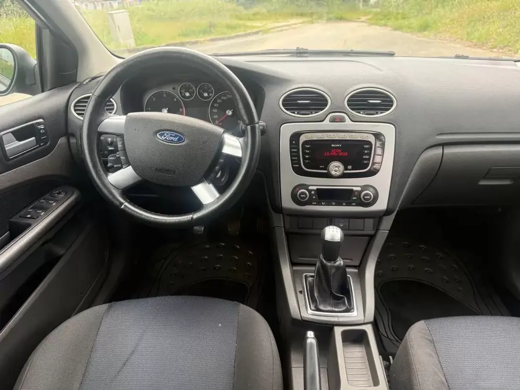 Ford Focus SW 2007 - 4450 EUR, 235000 km - AUTO.MOTO.pt - 235000km - foto 19 de 26