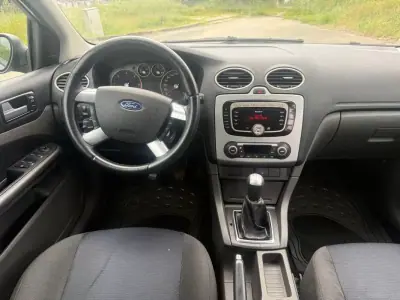 Ford Focus SW 2007 - 4450 EUR, 235000 km - AUTO.MOTO.pt - 235000km - foto 19 de 26