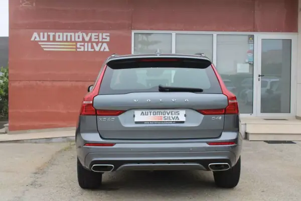 Volvo XC 60 2020 - 33990 EUR, 168000 km - AUTO.MOTO.pt - 168000km - foto 10 de 37