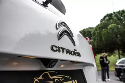 Citroën C5 Aircross 2019 - 11900 EUR, 262996 km - AUTO.MOTO.pt - 262996km - foto 12 de 41